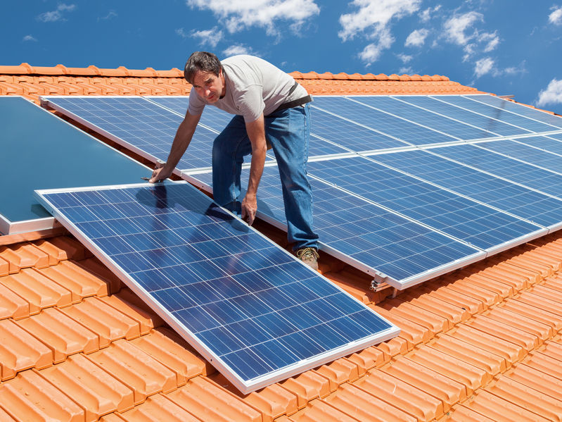 Top 4 des choses à savoir avant d’installer des panneaux photovoltaïques chez vous